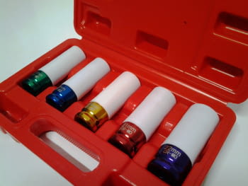 (NUEVO) ESTUCHE 5 VASOS SALVA-LLANTAS DE ALUMINIO